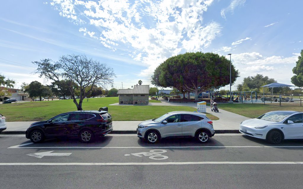 Marina Del Rey dog park - Marina Del Rey, CA