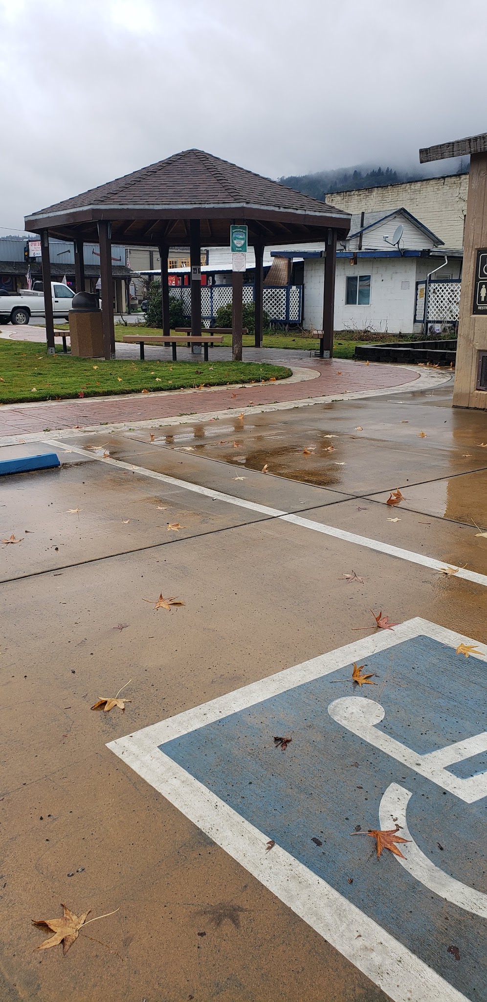 Riddle City Center Park Gazebo - Riddle, OR