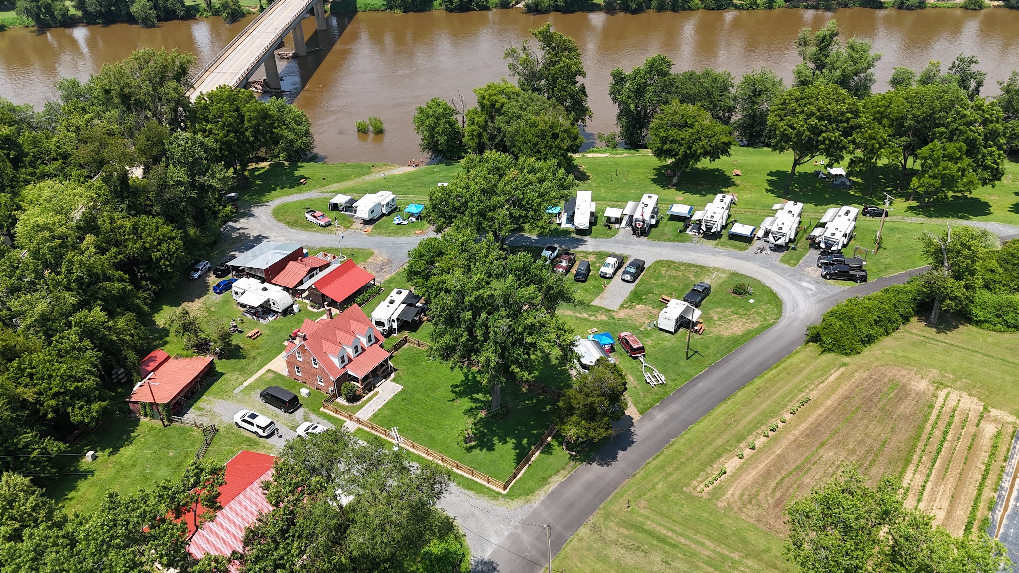 Horseshoe Flats Campground - Scottsville, VA